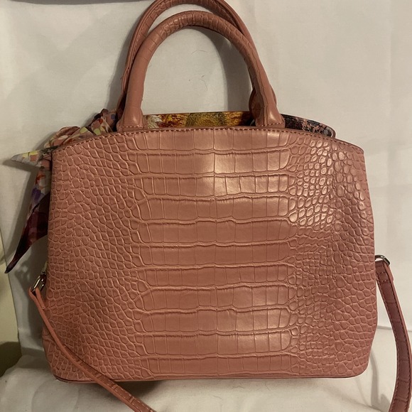 New Betsey Johnson Gigi‎ Satchel Pink Croc Faux Leather Top Handle Crossbody Bag - Picture 2 of 16
